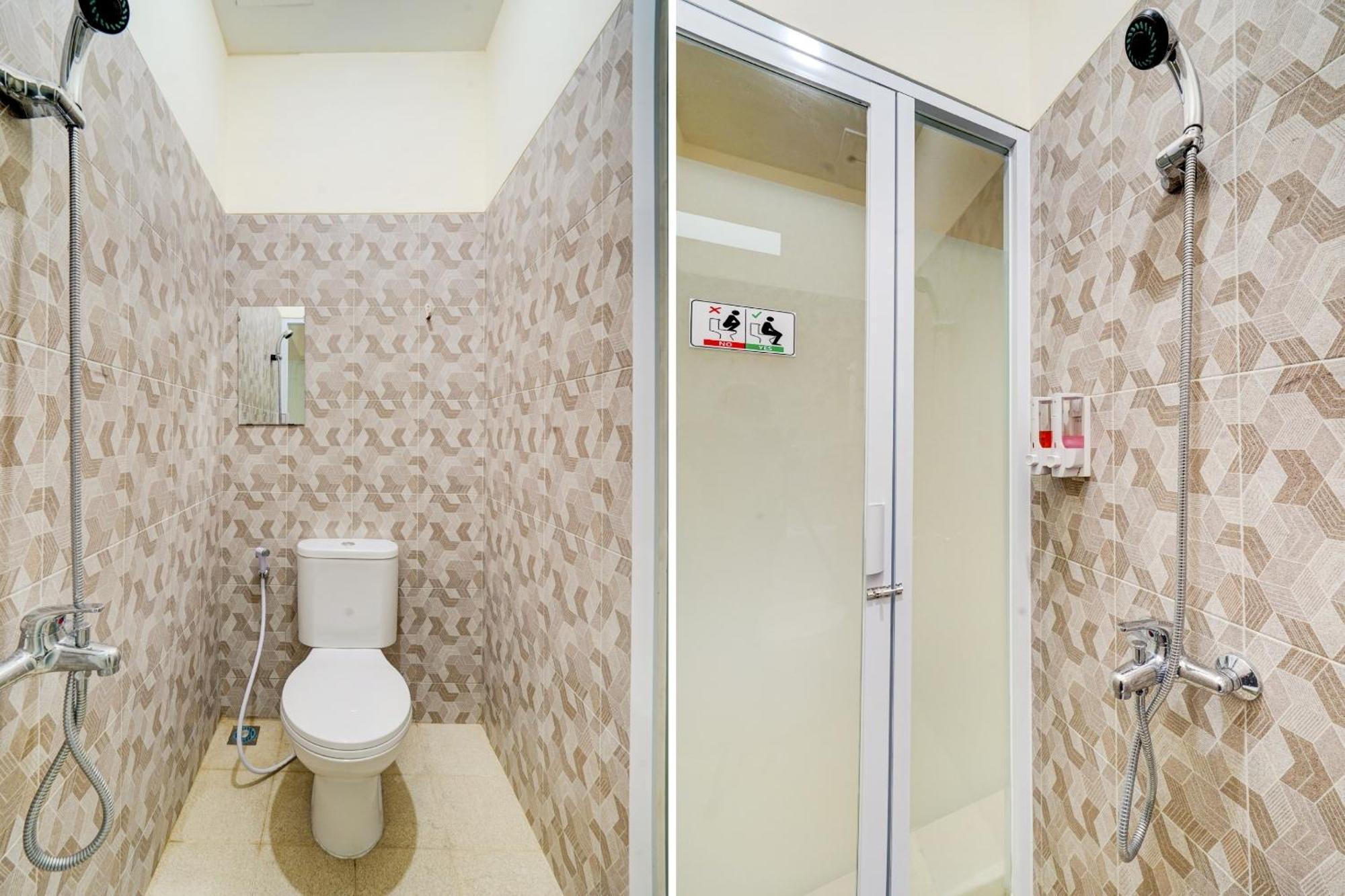 Super Oyo 90778 River Inn Malioboro Yogyakarta Exterior photo